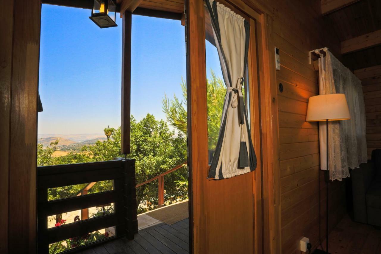 Mountain Breeze Lodge & Resort Ас-Сальт Экстерьер фото